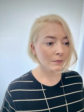 DAMANI 表参道 髪質改善/ヘッドスパ/ハイライト/白髪染め/白髪ぼかし/縮毛矯正 似合わせカット/ミディアムレイヤーカット[表参道駅]