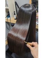 スリーク バイ ロイ 円町本店(sleek by roy)&nbsp;梅雨前に髪質改善トリートメントストレート