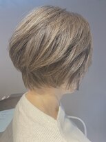 グラッシー センター北店(GLASSI)&nbsp;グレイヘアグレージュローライトデザインカラースリークボブ☆