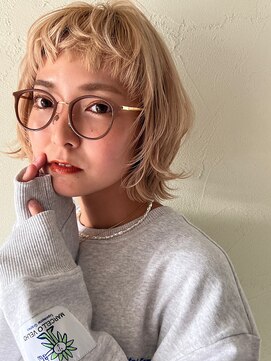 シェール(cher) ブロンドボブ/外ハネ/オン眉バング 【cher西宮北口：三田】