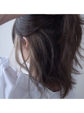 ニコリヘアワークス(nicori hair works) ミディアム×イヤリングカラー×グレー2