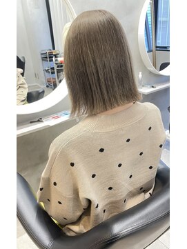 フランチェスカドットボブ(francesca.bob) 切りっぱなしボブ×ミルクティーグレージュ【渡辺俊弥】梅田