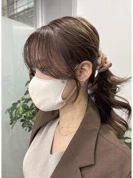 イーラ(era) 顔周りレイヤーカット