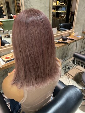 ニーゼロゼロナナ(2007) ブリーチオンピンク