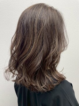 プランタン(Printemps) 20代30代40代シースルーバングヘアダークグレージュ無造作パーマ