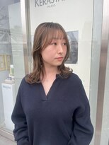 コワファースト 大分(COIFF1RST) グレージュカラーの外はねミディ
