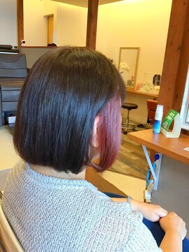 ピールアーク(peal ark) インナーカラーレッド×ボブ