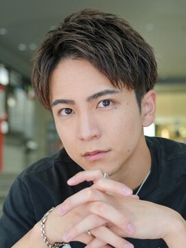 テン 心斎橋(tenn.) 心斎橋フェザーパーマ毛流れセンターパートカルマパーマ強め30代