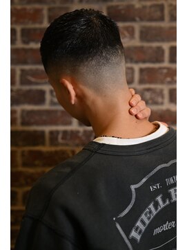 チルチェア 横浜(CHILL CHAIR) スキンフェード×フェザーアップ <横浜駅/バーバー/理容室/床屋>