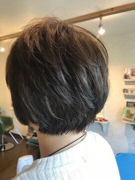 ヒッピーヘアー(Hippie Hair) アドミオカラー ショートグレージュ