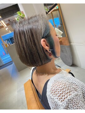 ドリップ(drip.) インナーカラー/切りっぱなしボブ/ターコイズブルー