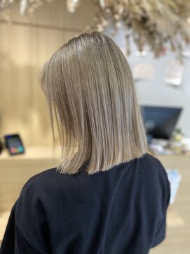 アヴァンス 京橋店(AVANCE) ハイトーンボブ