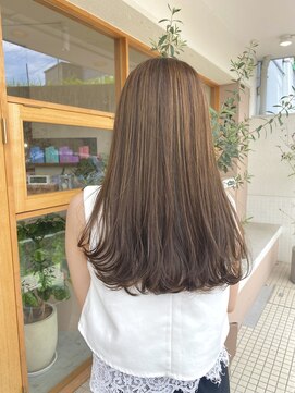 モカヘアー(mocha hair) ロングヘア/ブリーチなし/寒色ベージュ/酸性ストレート