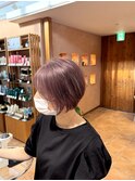 ショートボブ×ピンクベージュ