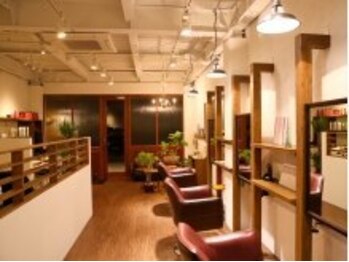 リリング(RiRing)の写真/【近鉄八尾】こだわりの空間で特別なひとときを…◇ナチュラルで落ち着いた雰囲気の店内◎なりたいを形に♪