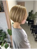 ショートボブ