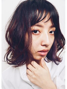 メイカ(MEIKA) 切りっぱなしボブ 【インナーカラーがアクセント！】