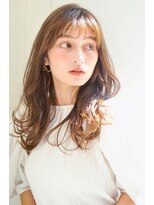 アンニュイフェザーバングくびれヘア