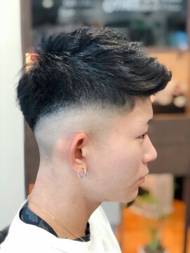 カルムンド バイ トコヘイ(CALMUNDO by TOKOHEI) 【スキンフェード×サイドアップバング】