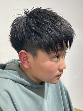 トンネルヘアー(Tunnel hair) キッズカット 2ブロックアシメショート
