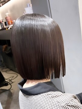 【高嶋優】縮毛矯正×黒髪スタイル×大人ボブ×前下がり