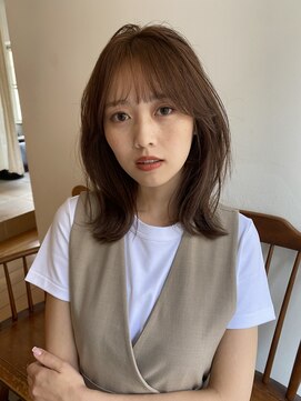 ガーランド (Garland) 大人かわいいくびれミディアム/小顔にみせるシースルー前髪