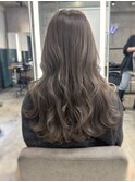 グレージュ×レイヤーカット
