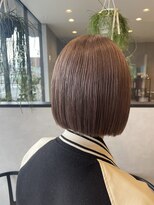 アチーブリス(achieve Liss)&nbsp;切りっぱなしぱつっとショートボブ前下がりブラウンベージュ