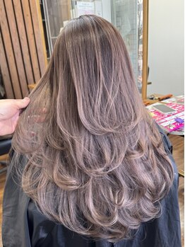 リズ オブ ヘアー(Lis of hair)の写真/大人女性の為のグレイカラー♪頭皮と髪に優しく、ダメージを最小限に抑えて艶髪に導いてくれる☆
