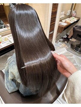 アース オーセンティック 長崎浜町店(EARTH Authentic) 20代30代40代大人可愛い髪質改善暗髪カラー艶感ストレート透明感