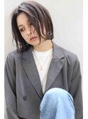 外ハネ × 切りっぱなしボブ