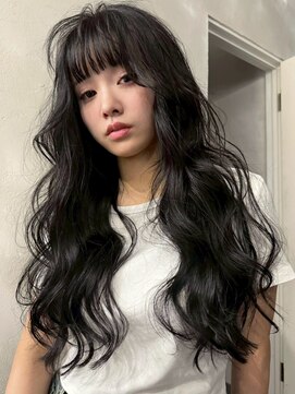 ナービス(NARVIS) コテ巻き風パーマ/ロングパーマ/レイヤーカット/黒髪/透明感