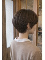 エイミーバイアフロート(amie by afloat) 後ろ姿まで綺麗な美シルエットショート