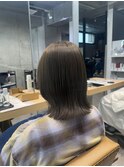 オリーブグレージュ