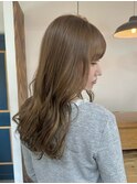 オリーブグレージュ