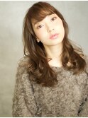 柔らかカールで女子度UP！！女性らしさを引き出す大人セミロング