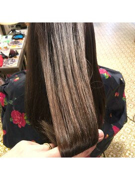 ロイ プラスアティック(roi ＋attic) 谷町６丁目美容室◆異空間美容室roi◇