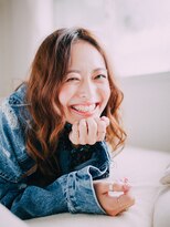フローラビューティーヘアー(Flora Beauty Hair)&nbsp;ナチュラルクールなウィービーロング/20代/30代/40代/50代/岡山