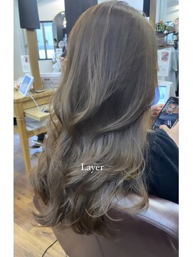 レイラバイアフロート 吉祥寺(Lila by afloat) 艶があるボリュームレイヤー【小笠原】