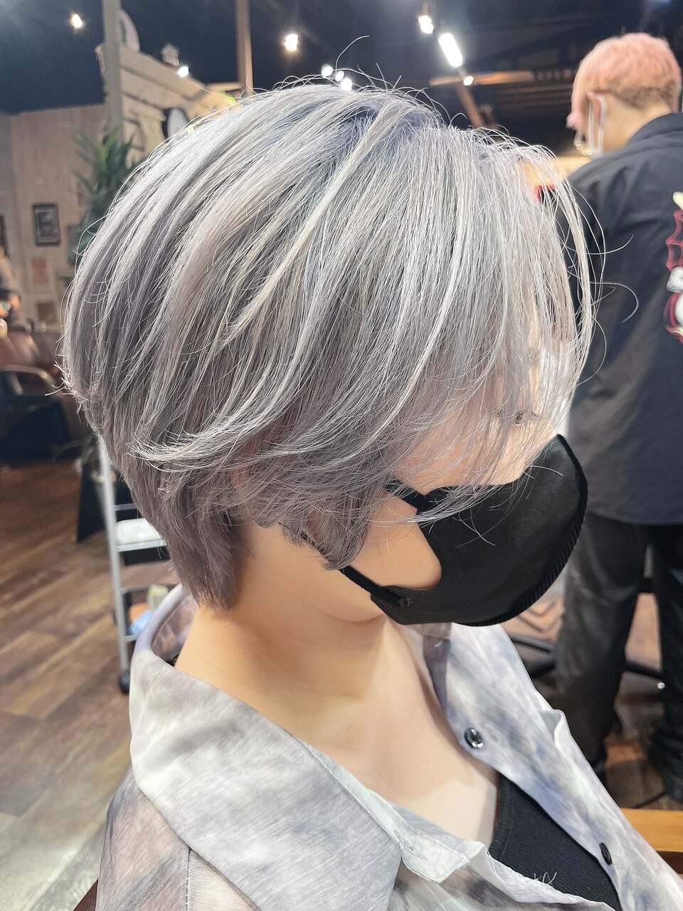 ハンサムショート、ホワイトシルバーカラー【東大宮