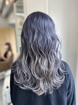 フツーロ 栄(FUTURO) バレイヤージュグラデーション