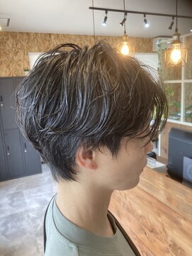 ユニ (UNI) ハンサムショートパーマ