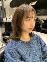 くびれミディ/顔まわりレイヤー/ベージュカラー