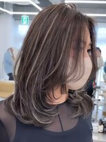 アンダーバーホワイトモデ 河内長野(_WHITE mode) ハイライトカラーミルクティーベージュレイヤーカット