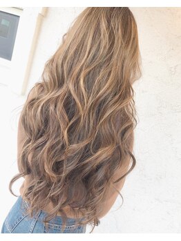 ヘブンリー(Heavenly)の写真/透明感カラー,ハイライトなどのデザインカラーや大人女性の落ち着いた色味も幅広く取り扱い◎