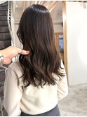 透明感たっぷり×ベージュセミロング、ふんわりこなれ髪