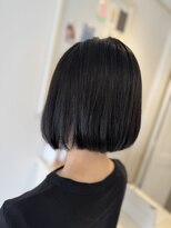 ユーアンドアイ(you & i)&nbsp;黒髪ボブでおしゃれに｜首元すっきりのコンパクトボブ