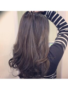 アウル ヘア ヴィレッジ(OWL hair village) 外国人風ハスキーグレー