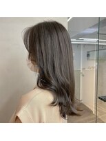 リジー(Litzy) 大人気!透明感オリーブグレージュ