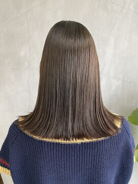 ティティ(TiTi) 艶ベージュアッシュカラー[TiTi_福田りの]